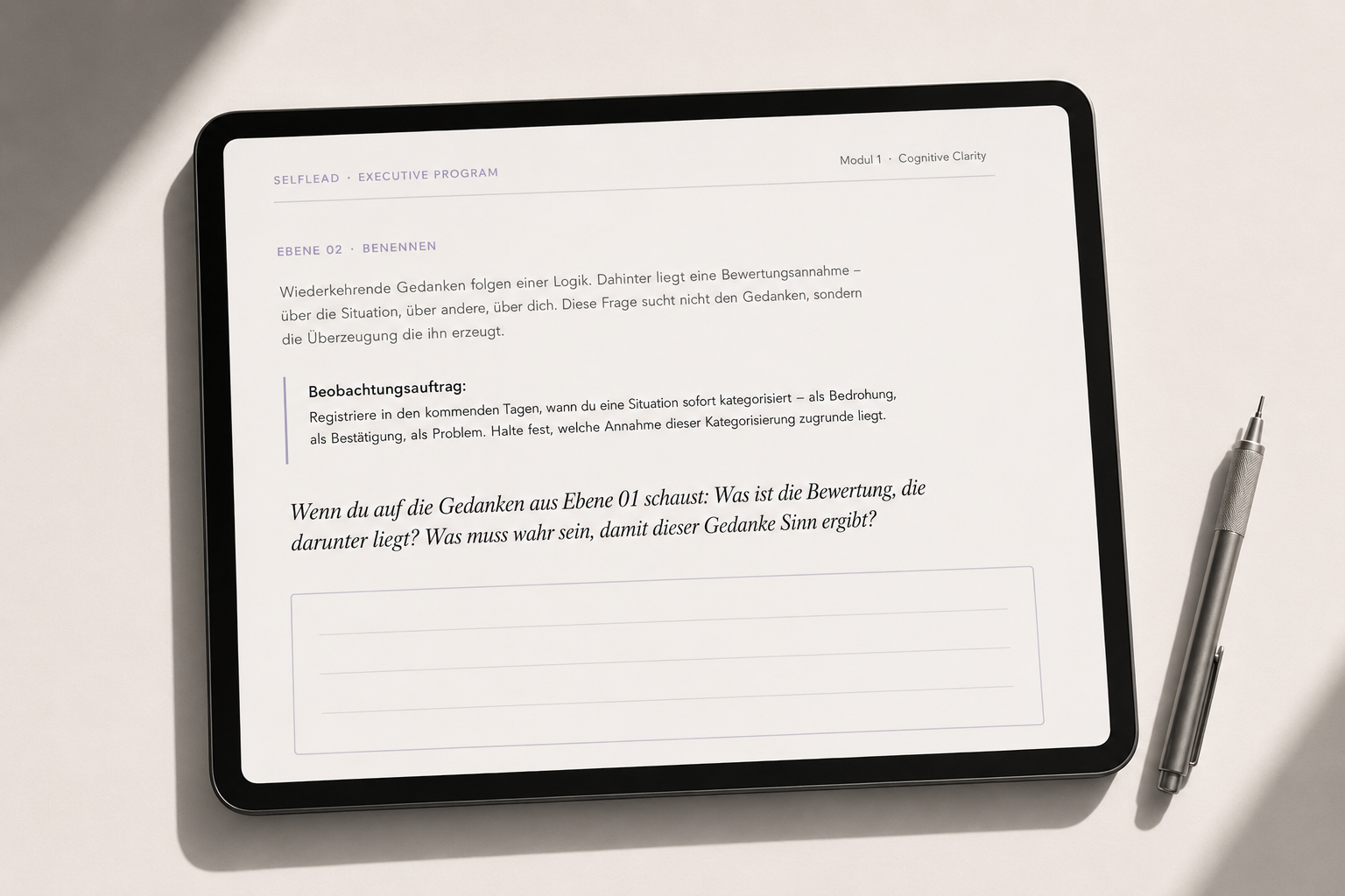 Ein Beobachtungsauftrag aus SELFLEAD auf dem iPad: Modul Cognitive Clarity.